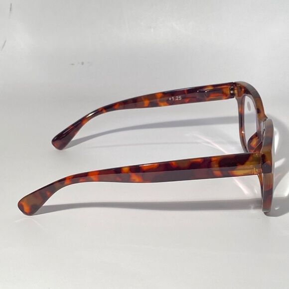 1561 Mona Reading Glasses 1.25 Tortoise Readers Rounded Square Frame NWT